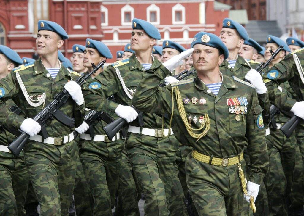 Военный юрист: Описание профессии и путь в военной части